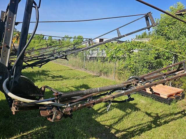 Image of John Deere 6500 equipment image 2