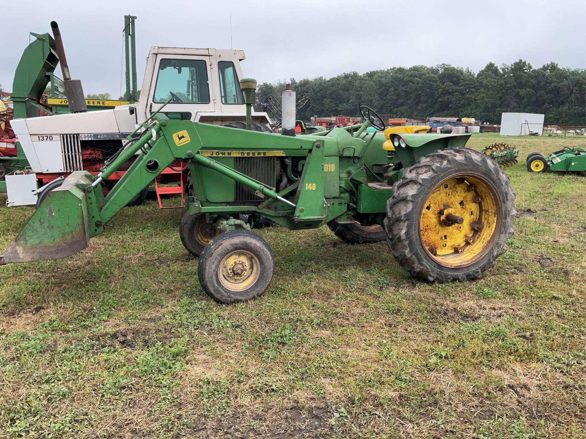 John Deere 3010 Equipment Image0