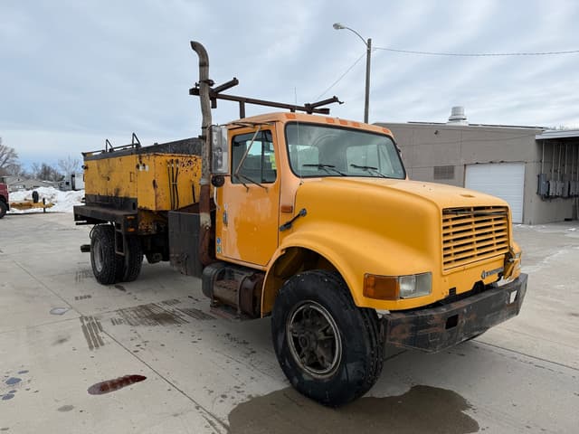 Image of International 4900 equipment image 1