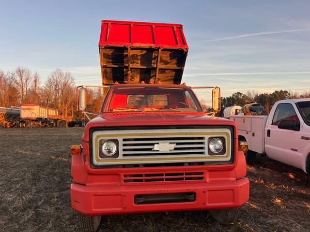 Image of Chevrolet C60 equipment image 1