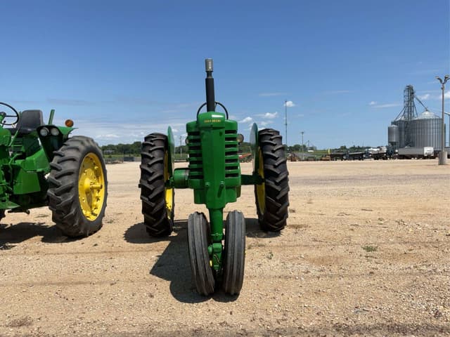 Image of John Deere B equipment image 2