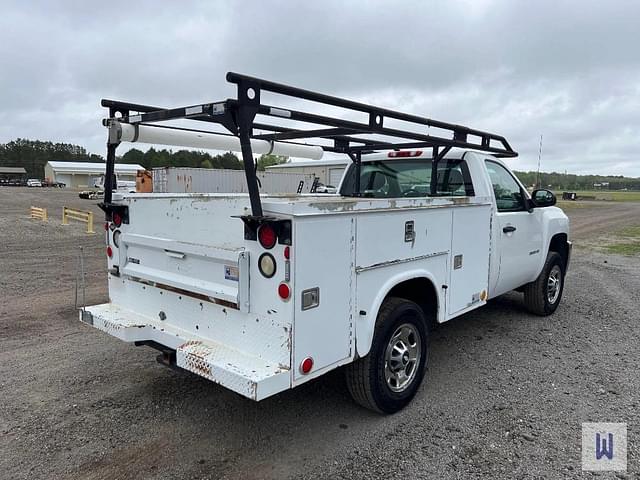 Image of Chevrolet 2500HD equipment image 4