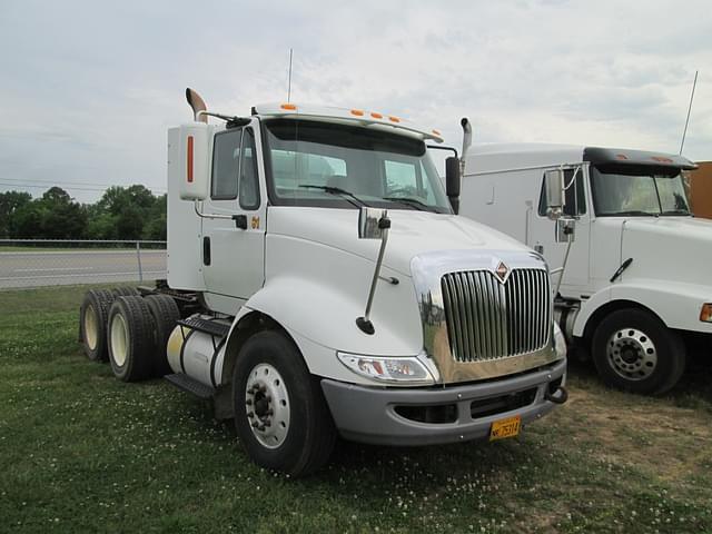 Image of International 8000 equipment image 1
