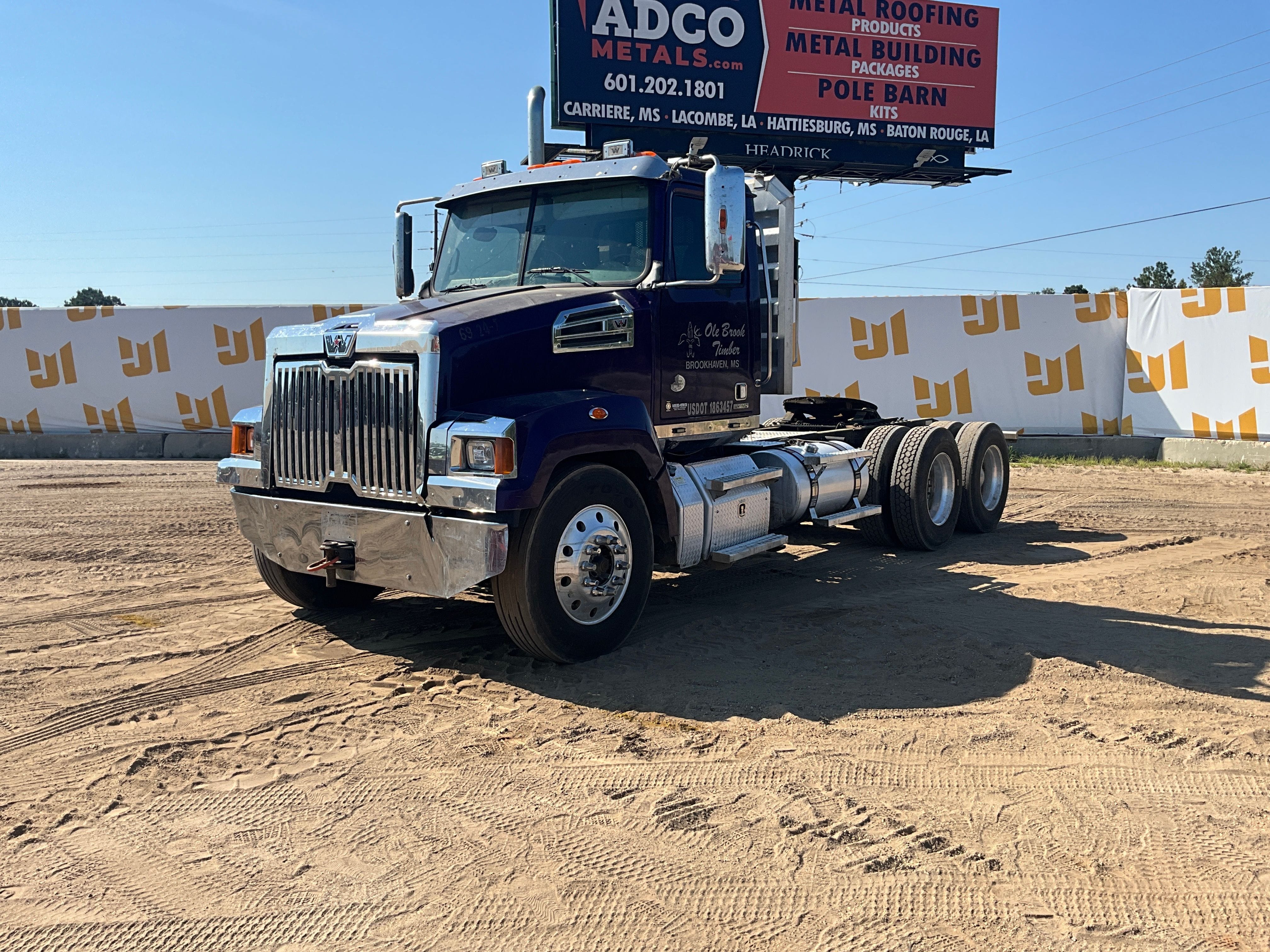 2018 Western Star 4700 Equipment Image0