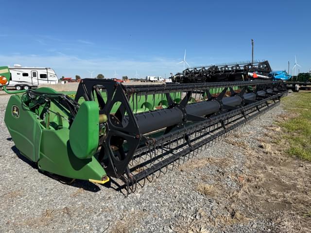 Image of John Deere 635F equipment image 3