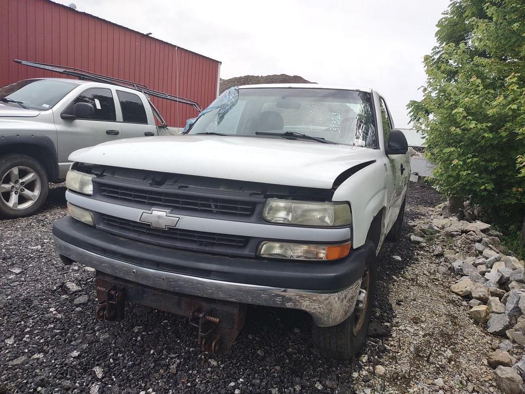 Image of Chevrolet Silverado Primary image
