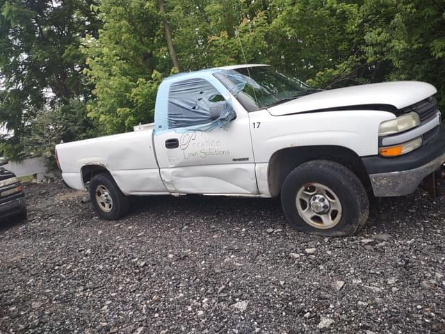 Image of Chevrolet Silverado equipment image 3