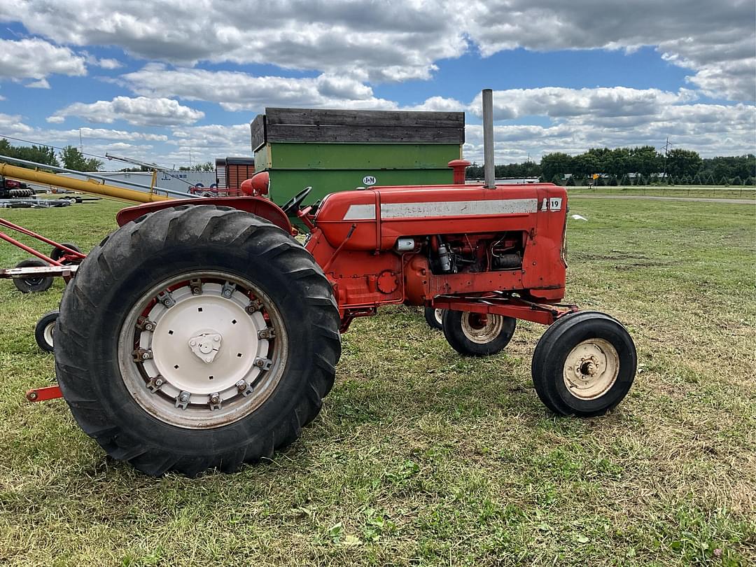 Image of Allis Chalmers D19 Primary image
