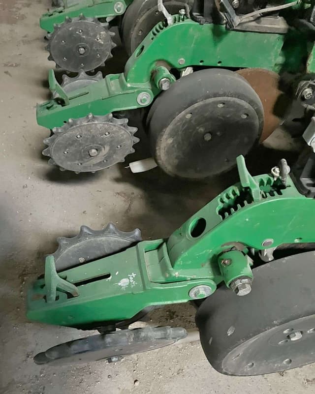 Image of John Deere 1790 equipment image 3