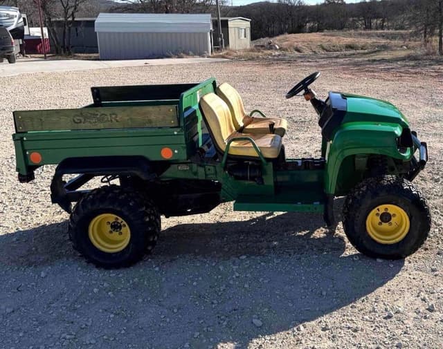 Image of John Deere Gator equipment image 2