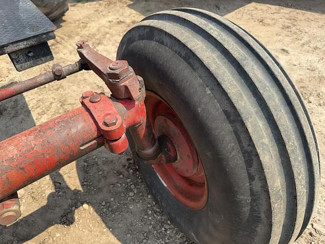 Image of International Harvester 856 equipment image 3