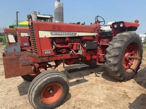 International Harvester 856 Image