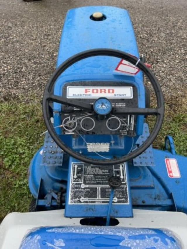 Image of Ford LT75 equipment image 4