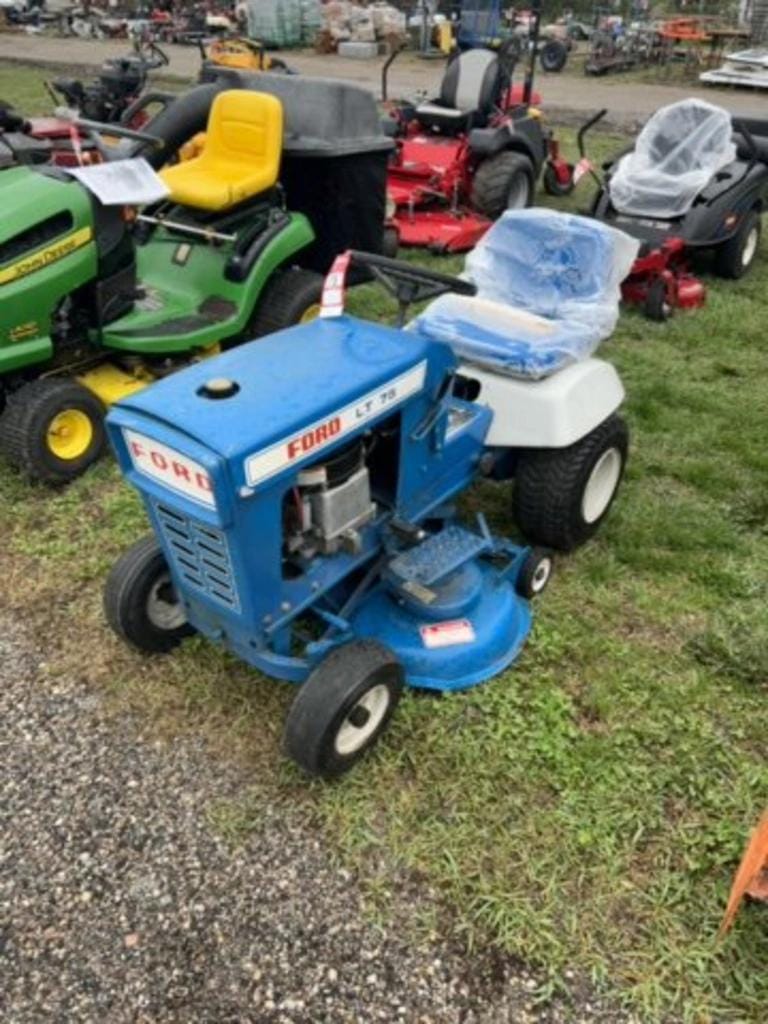 Ford LT75 Equipment Image0