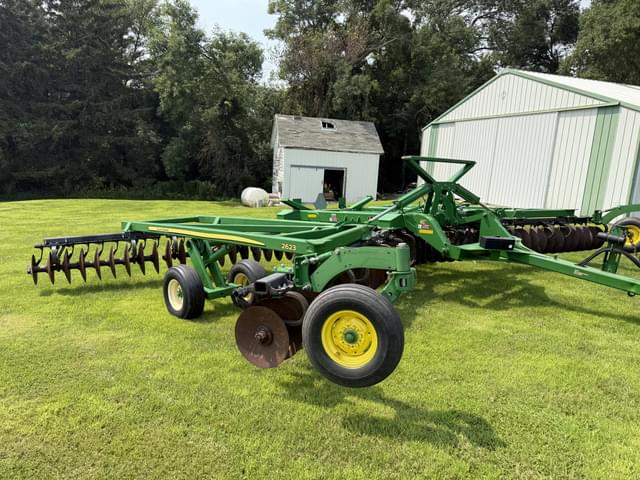 Image of John Deere 2623 equipment image 4
