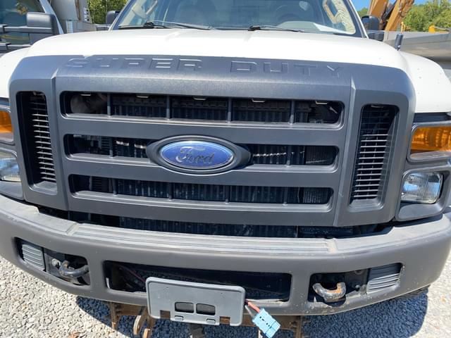Image of Ford F-550 equipment image 1