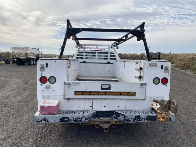 Image of Chevrolet 3500HD equipment image 4