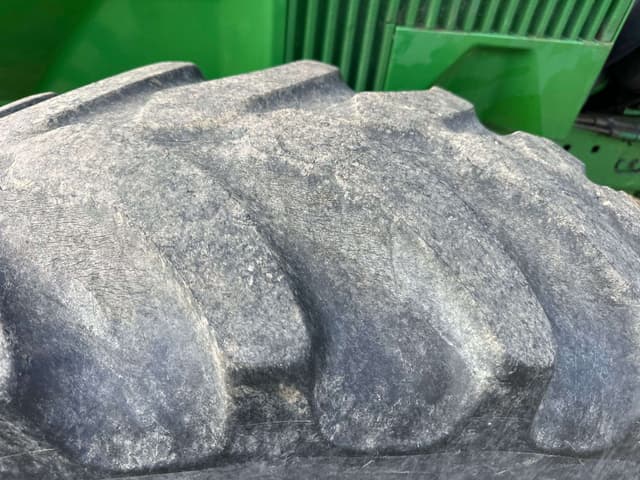 Image of John Deere 4850 equipment image 3