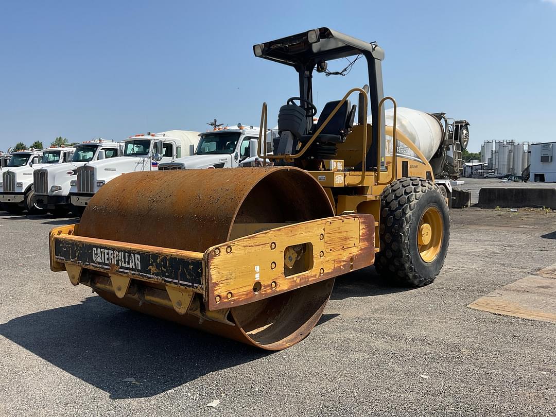 Image of Caterpillar CS-533E Primary image