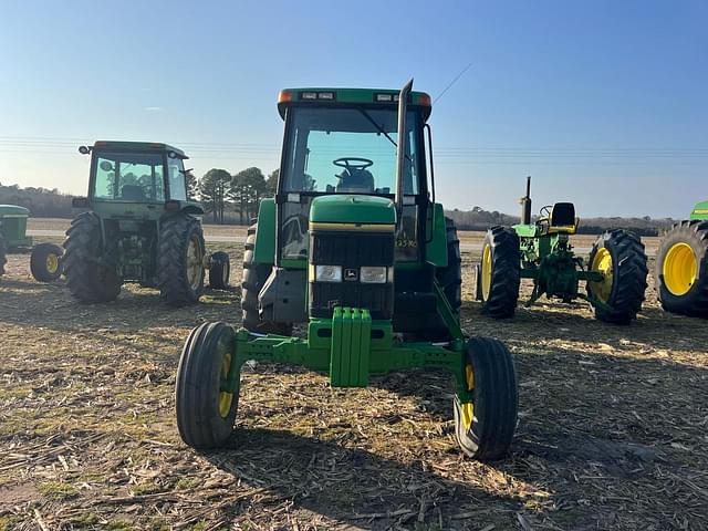 Image of John Deere 7400 equipment image 1