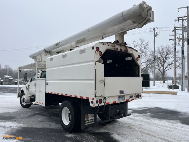 Image of Ford F-750 equipment image 2