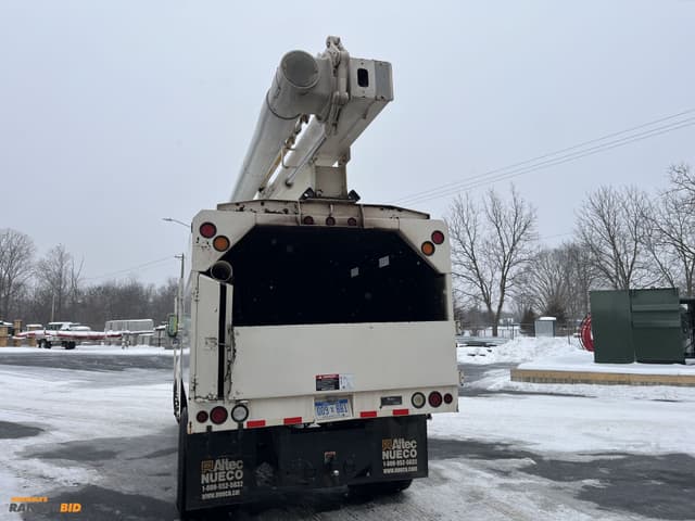 Image of Ford F-750 equipment image 3