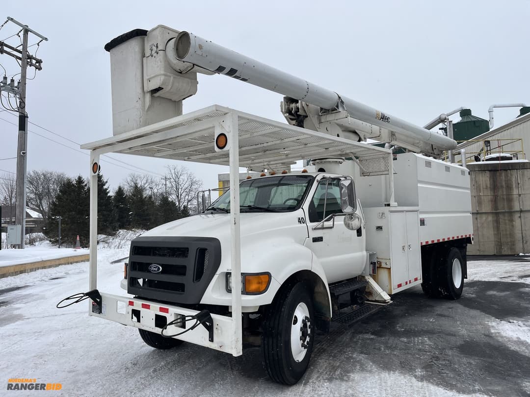 Image of Ford F-750 Primary image