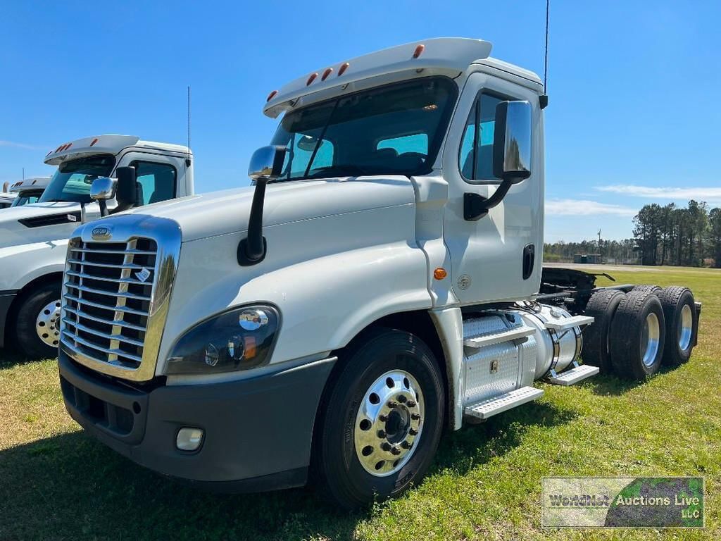 Main image Freightliner Cascadia 125