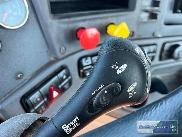 Thumbnail image Freightliner Cascadia 125 14
