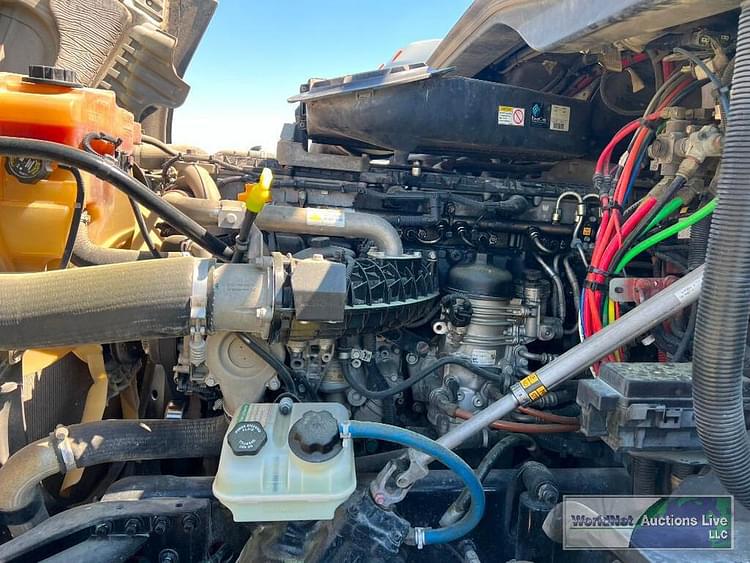 Main image Freightliner Cascadia 125 26