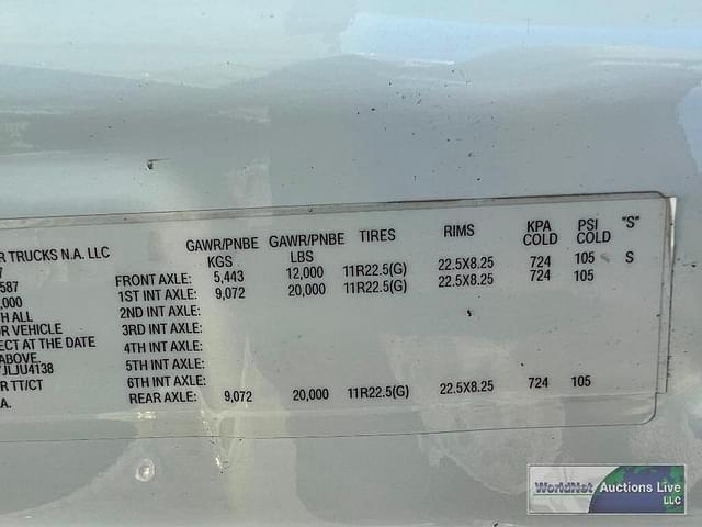 Thumbnail image Freightliner Cascadia 125 34