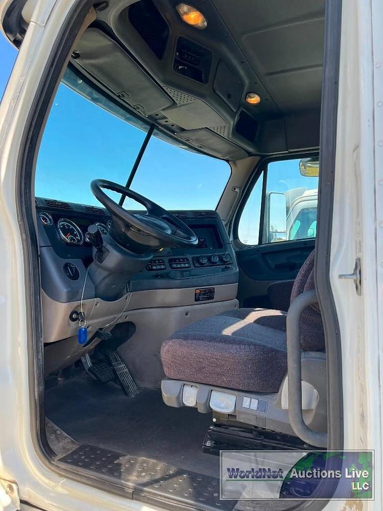 Main image Freightliner Cascadia 125 7