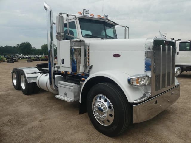 Image of Peterbilt 388 equipment image 1