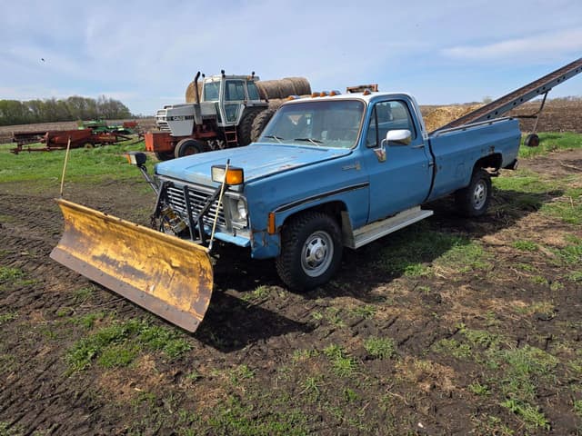 Image of Chevrolet Scottsdale equipment image 2