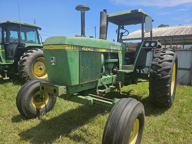 Image of John Deere 4240 Primary image