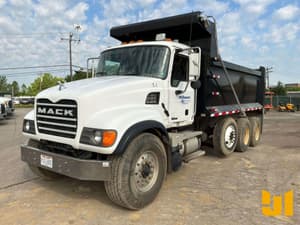 2003 Mack CV713 Image