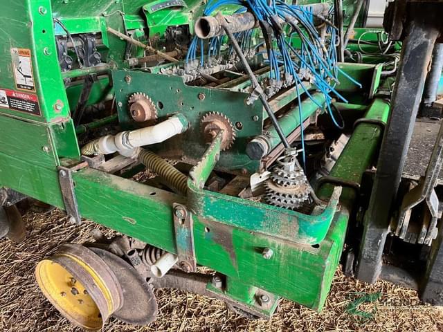 Image of John Deere 750 equipment image 3