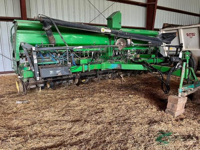 Image of John Deere 750 equipment image 1