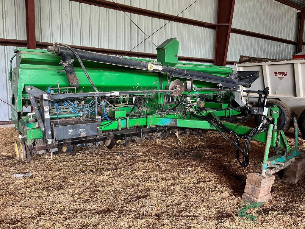 Image of John Deere 750 Primary image