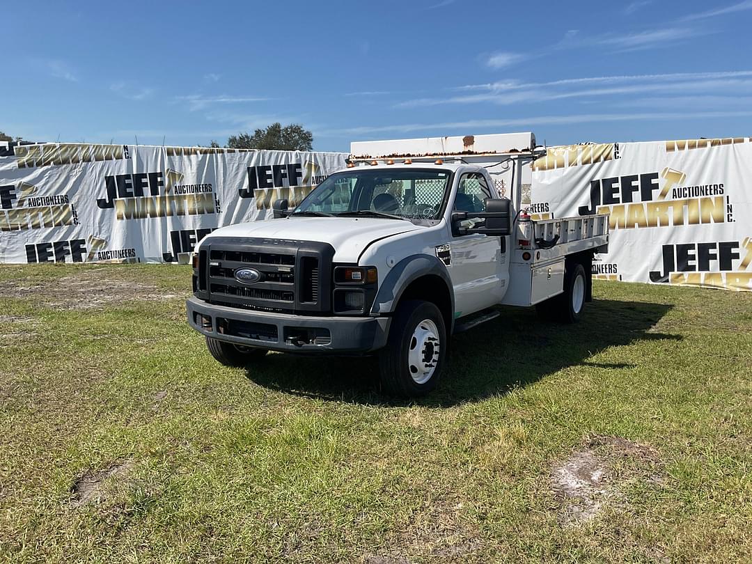 Image of Ford F-450 Primary image