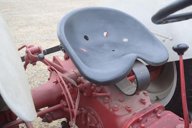 Image of Ford 8N equipment image 4
