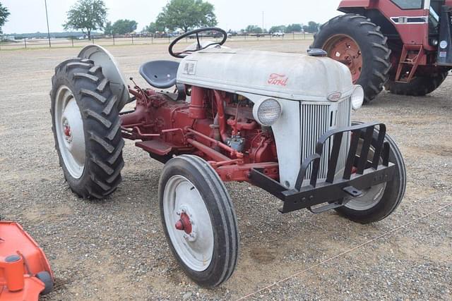 Image of Ford 8N equipment image 3