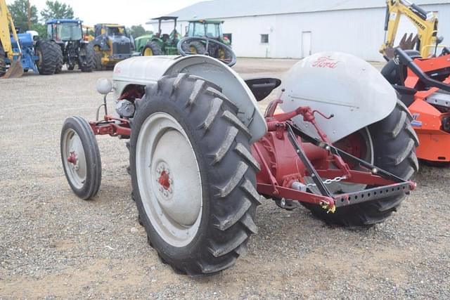 Image of Ford 8N equipment image 1