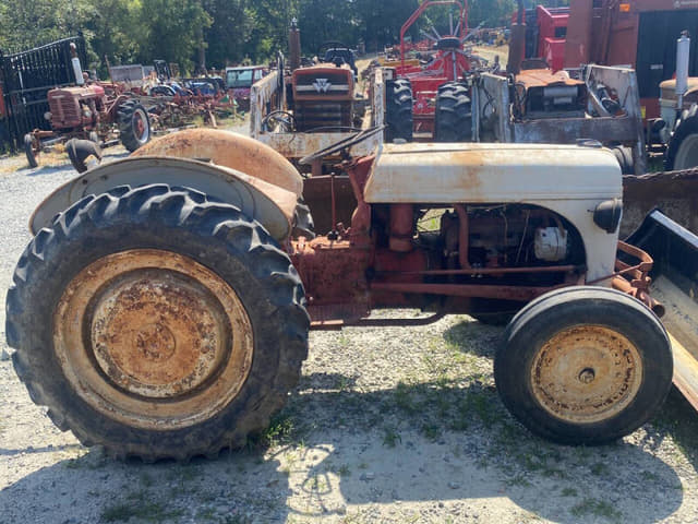 Image of Ford 8N equipment image 3