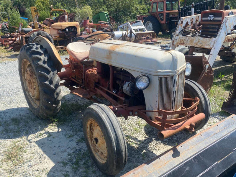 Ford 8N Equipment Image0