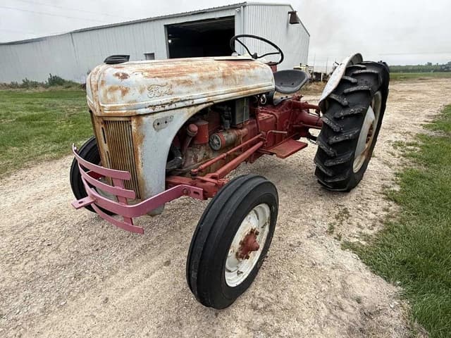 Image of Ford 8N equipment image 1