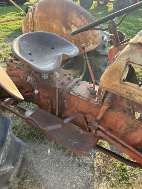 Image of Ford 8N equipment image 2