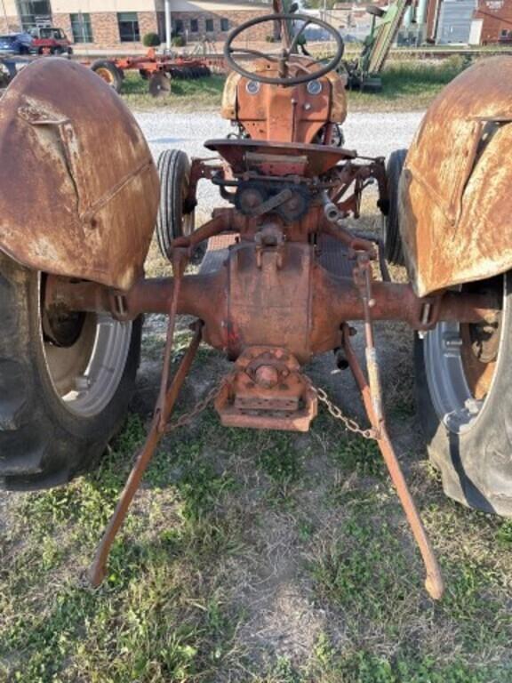 Image of Ford 8N equipment image 3