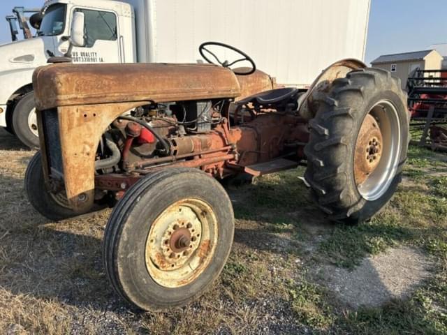 Image of Ford 8N equipment image 1