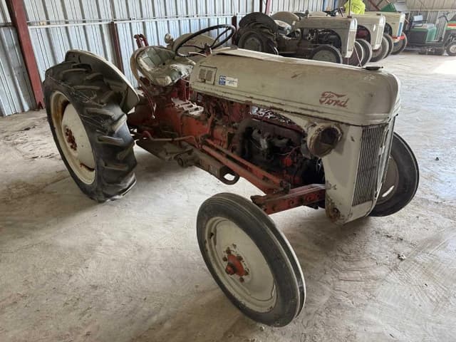 Image of Ford 8N equipment image 3